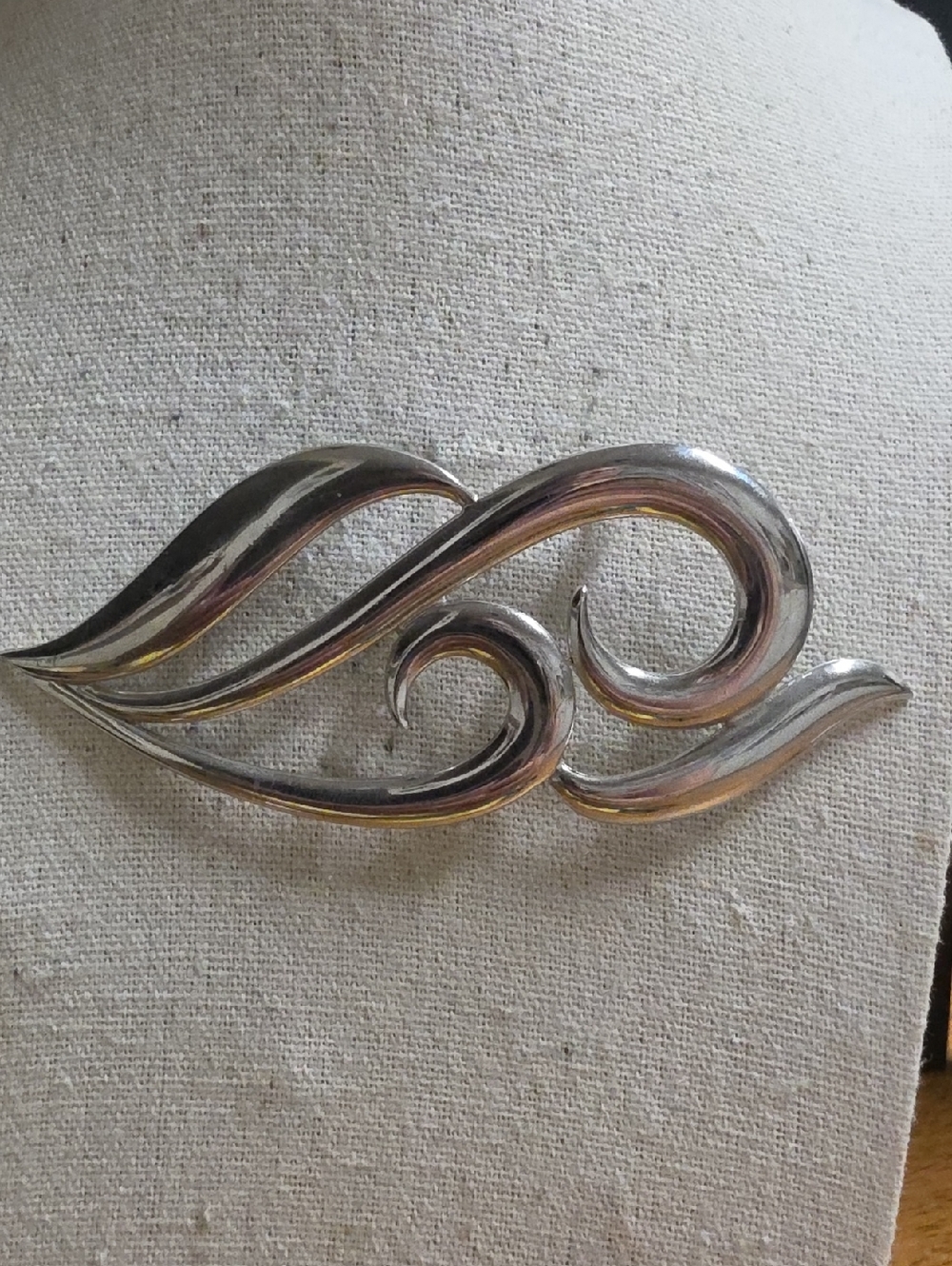 Vintage 1988 JJ Jonette Abstract Swirl Design Brooch